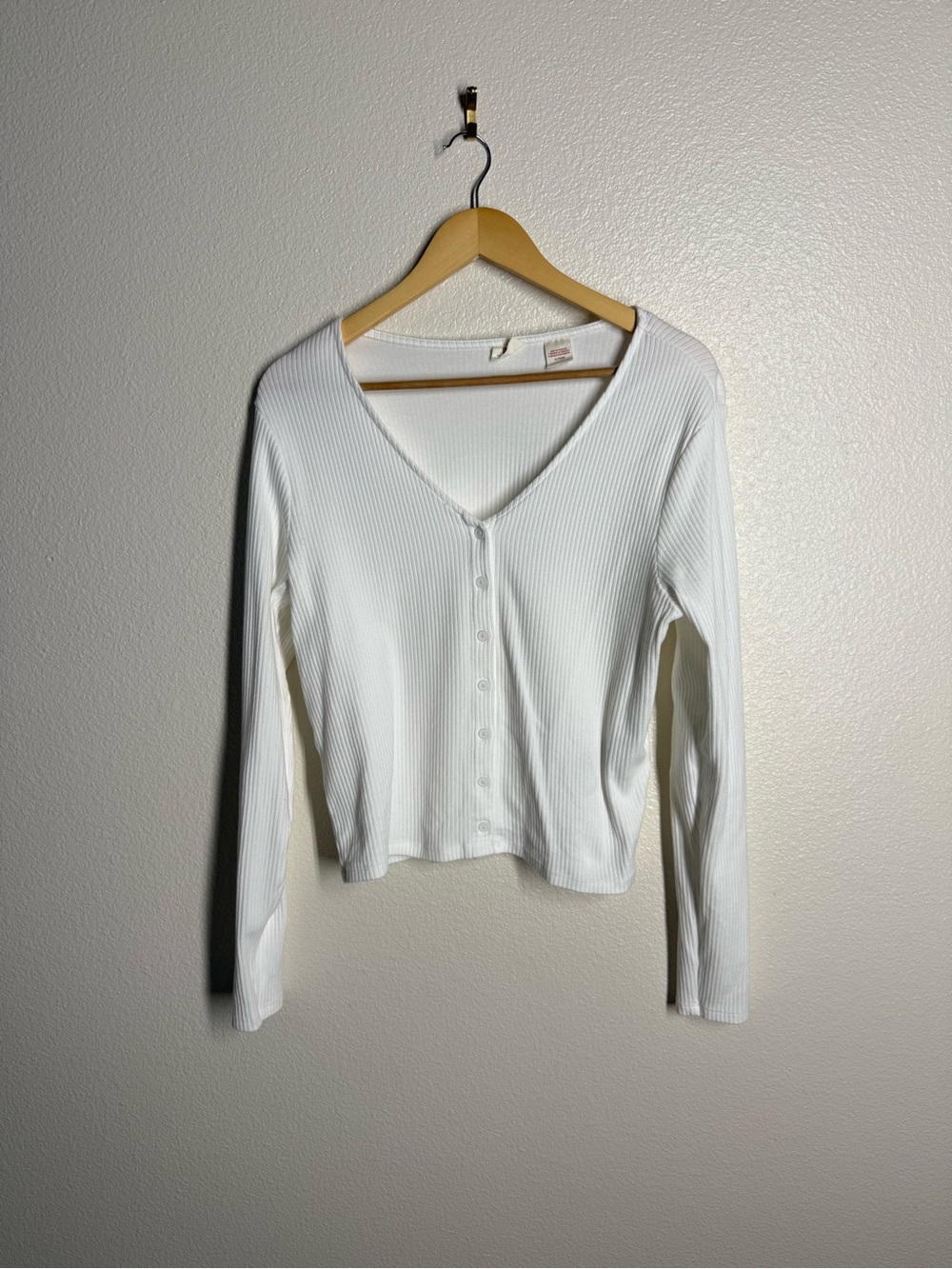 Levi's White Ribbed V-Neck Button-Front Long Sleeve Top